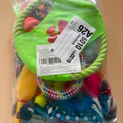 Spende von Hundespielsachen für Tiere auf Kreta
