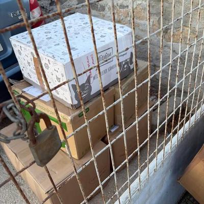 Spendenpakete für Tiere auf Kreta unterstützen Helfer Sarah