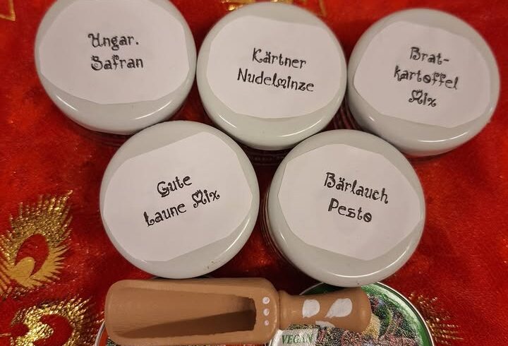 Adventkalender-Gewinnspiel mit Kräutermischungen und Aufstrichen Adventkalender-Gewinnspiel mit Kräutermischungen und Aufstrichen